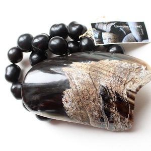 Dandi Maestre horn seeds bracelet corne scuptural nature jewelry bijou couture